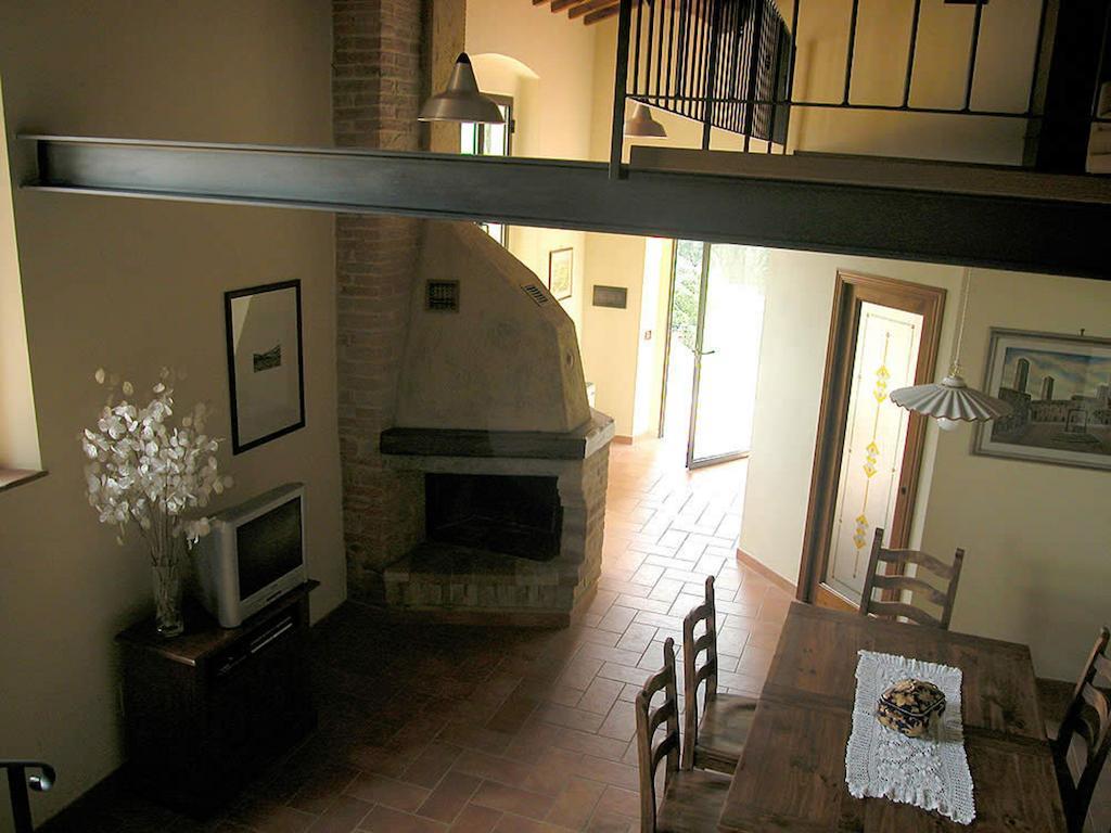 Podere Le Grotte Σαν Τζιμινιάνο Δωμάτιο φωτογραφία