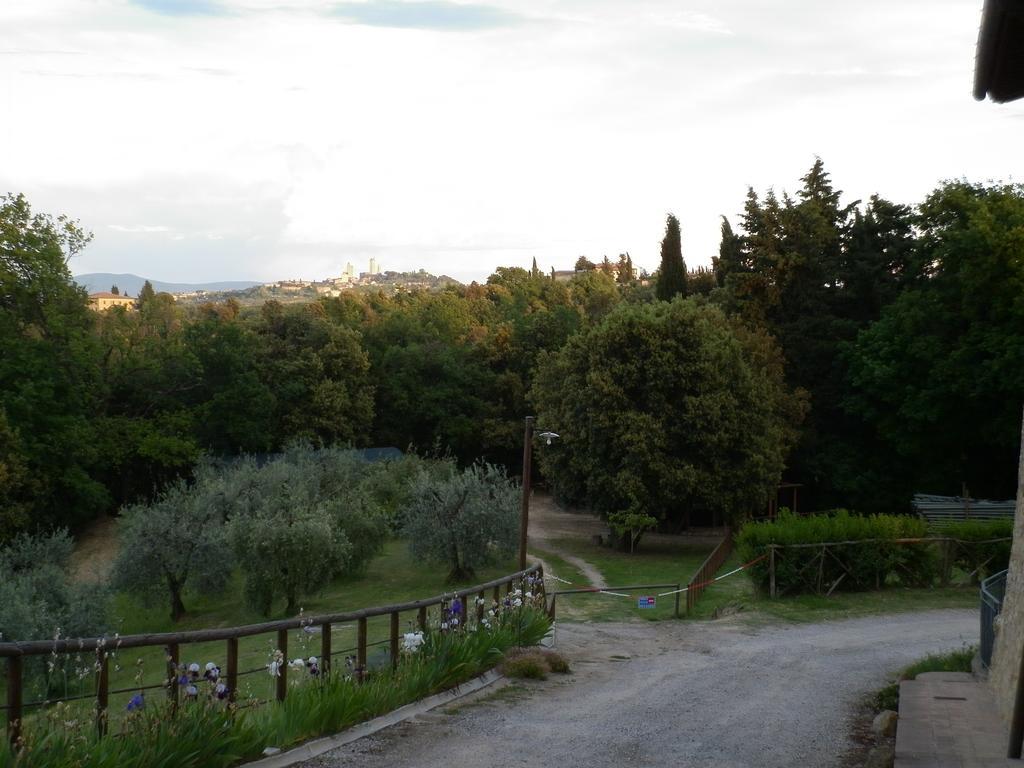 Podere Le Grotte Σαν Τζιμινιάνο Εξωτερικό φωτογραφία